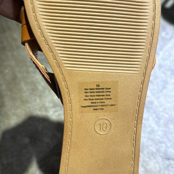 Women’s Universal Thread Sandals size 10. Box7 - Picture 3 of 3
